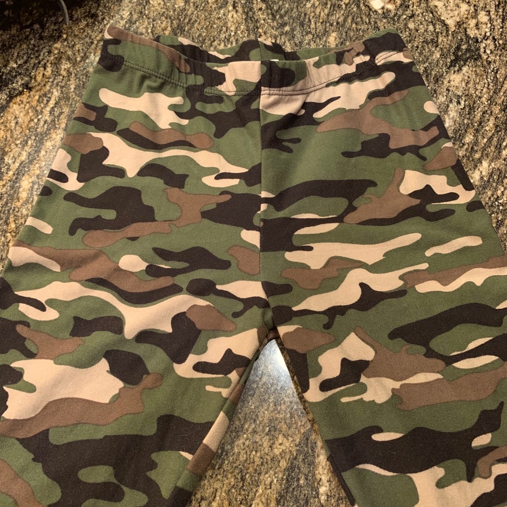 Camouflaged leggings